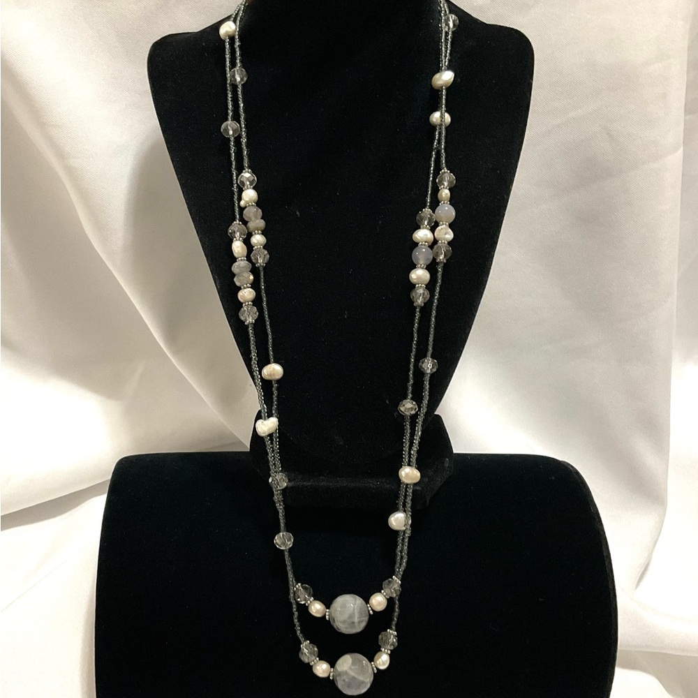 Necklace of Grey Labdorite, Fresh Water Cultured Pearls & Faceted Crystals - Picture 4 of 4